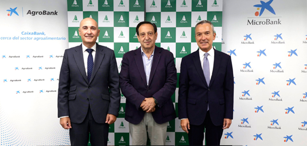 MicroBank firma un convenio con Asaja para facilitar financiación al sector agrario y favorecer el relevo generacional