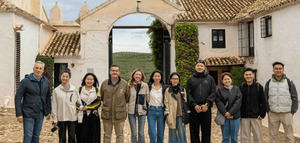 La DOP Estepa acerca la cultura del AOVE a creadores de contenido de China