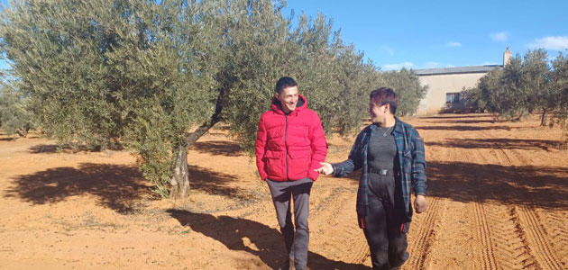Jóvenes del programa 'Erasmus agrario' conocen el olivar de Castilla-La Mancha