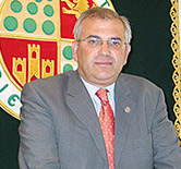 El Consejo de Gobierno de la UJA acuerda proponer la concesión de la Medalla de Oro al ex rector Manuel Parras