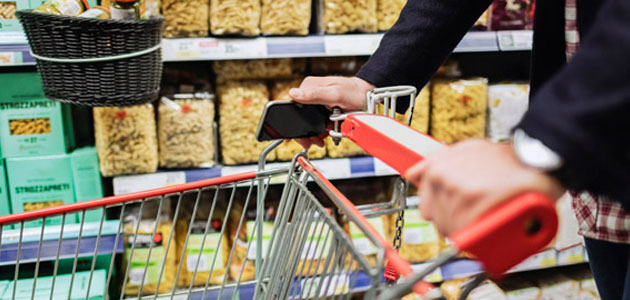 'Operación despensa': los supermercados se preparan para el aumento de la demanda de productos como el aceite tras las vacaciones