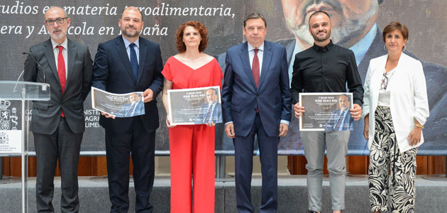 Un trabajo de la UCO sobre la mosca del olivo recibe el Premio Pedro Solbes Mira